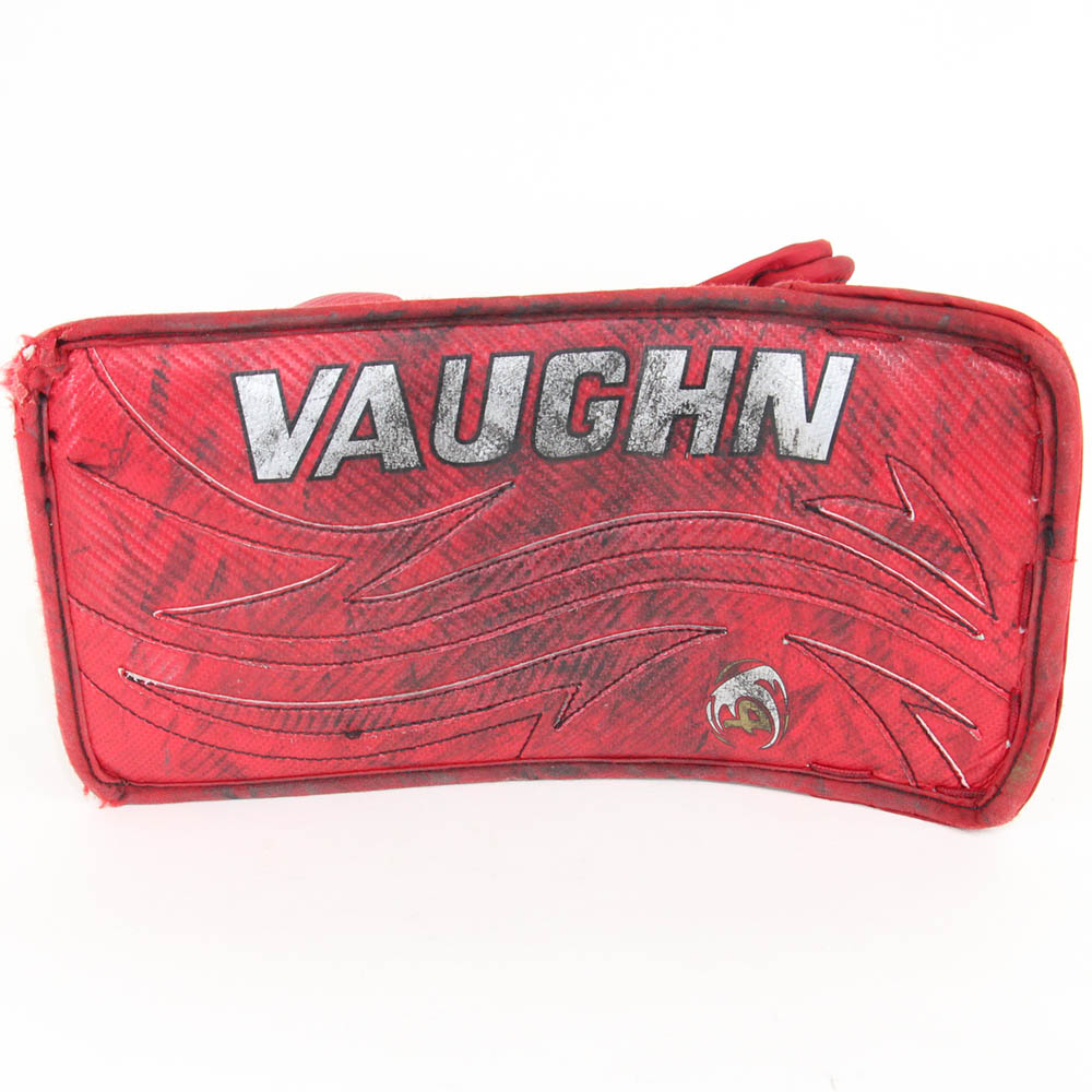 Vaughn V4 7600 Velocity kilpi punainen