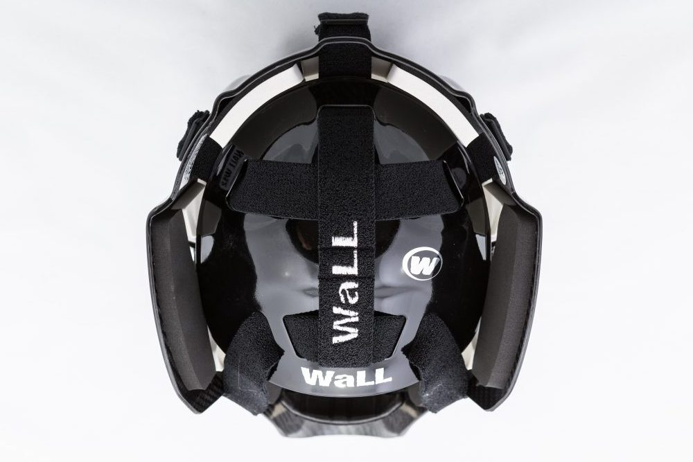 wall-w12-jaakiekkomaski-carbon-4-e1531921892207