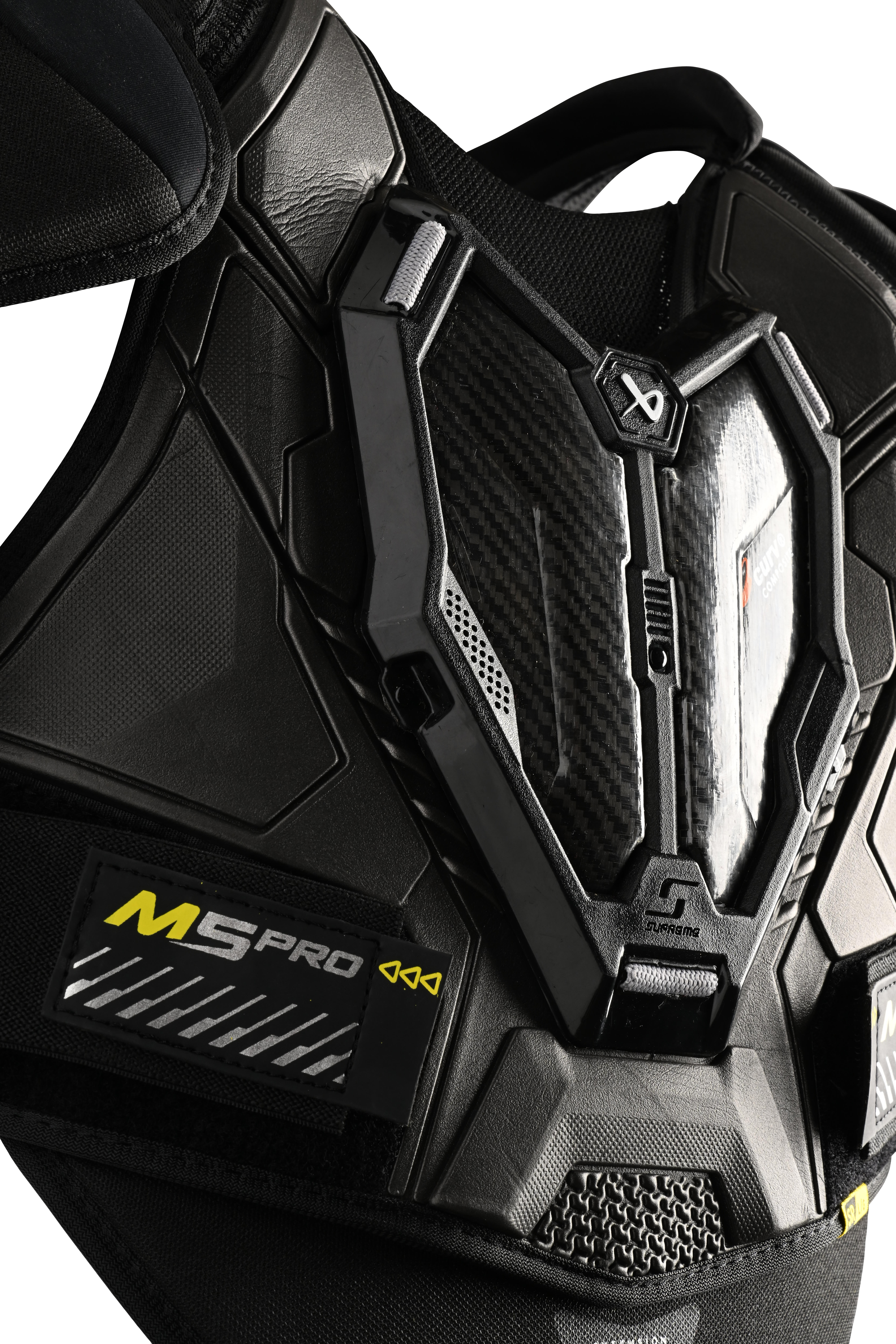 1061864_BTH23_PROTECTIVE-SHOULDER_SUPREME_M5PRO_SR_sternum-detail